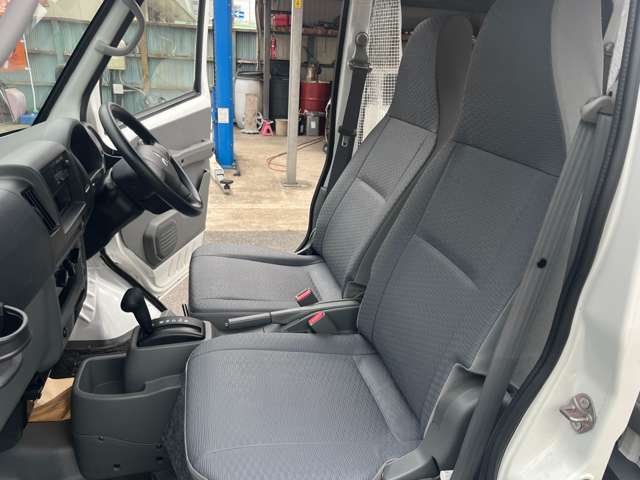 Mitsubishi Minicab MiEV 11