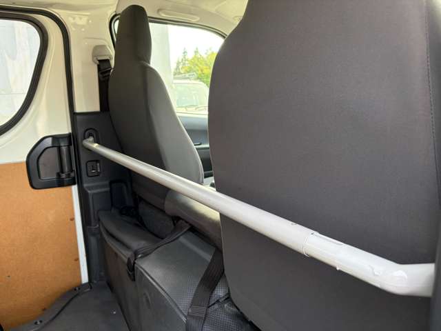 Toyota Hiace Van 4