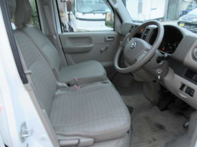 Nissan NV100 Clipper 6