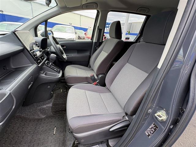 Toyota Sienta 11