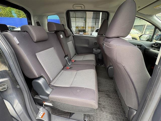 Toyota Sienta 6