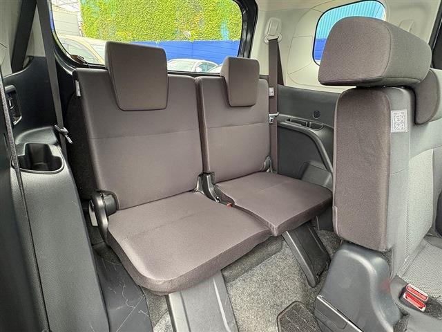 Toyota Sienta 7