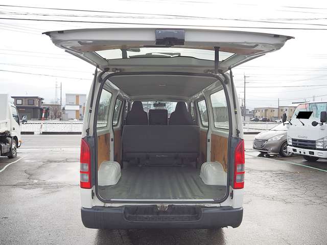 Toyota Regius Ace 12