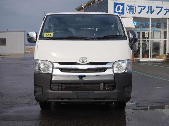 Toyota Regius Ace 2