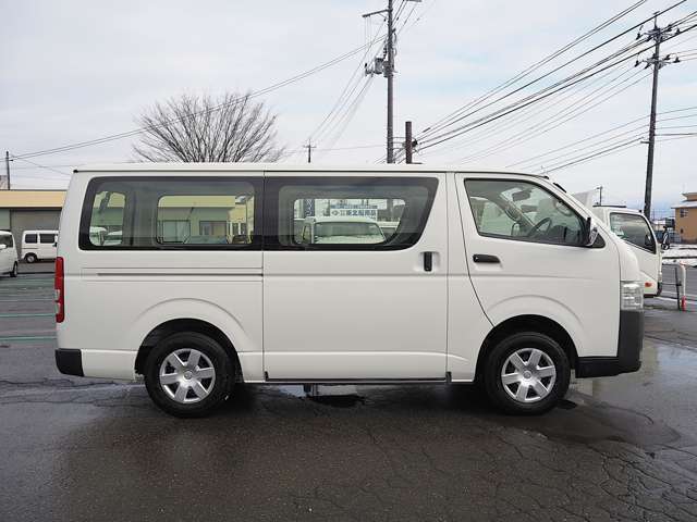 Toyota Regius Ace 4