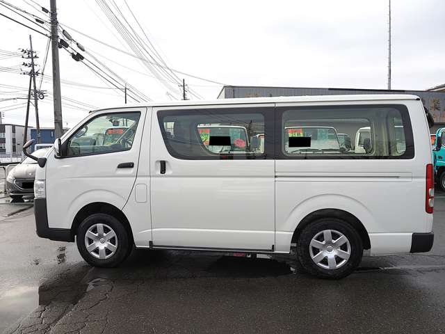 Toyota Regius Ace 5