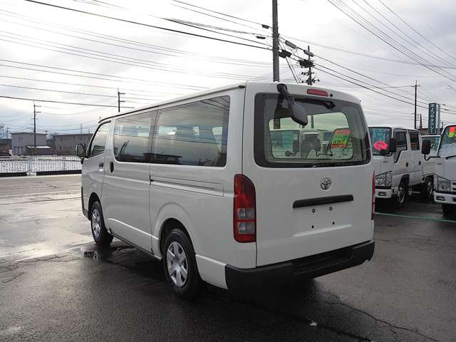Toyota Regius Ace 6