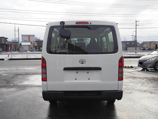 Toyota Regius Ace 7