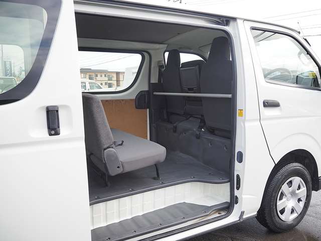 Toyota Regius Ace 9
