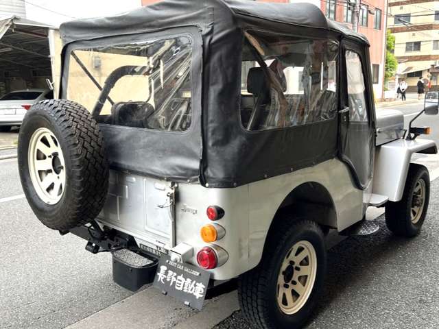 Mitsubishi Jeep 5