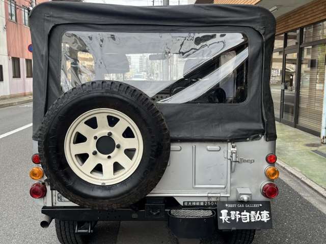 Mitsubishi Jeep 7