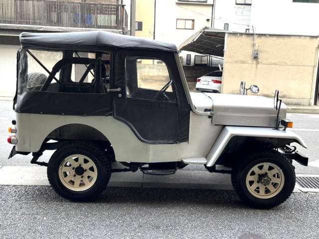 Mitsubishi Jeep 8
