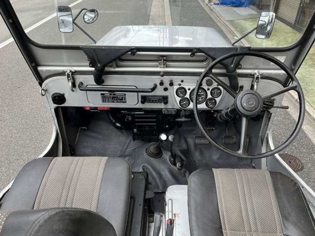 Mitsubishi Jeep 9