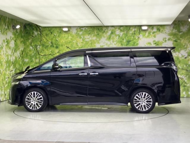 Toyota Vellfire 5