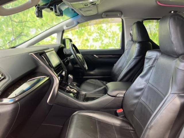 Toyota Vellfire 9