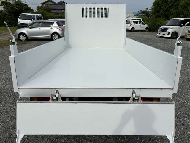 Isuzu Elf 12