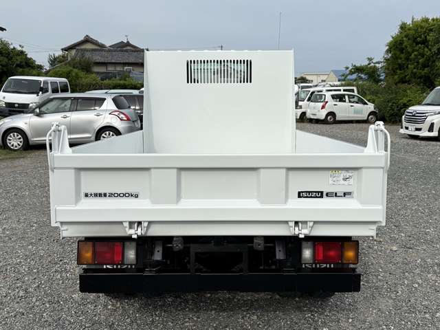 Isuzu Elf 2