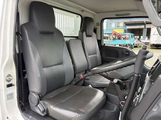 Isuzu Elf 3