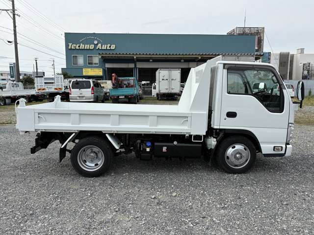 Isuzu Elf 7