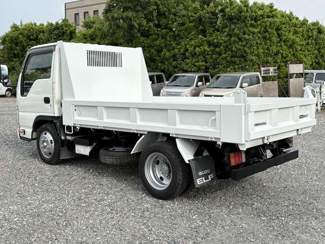 Isuzu Elf 8