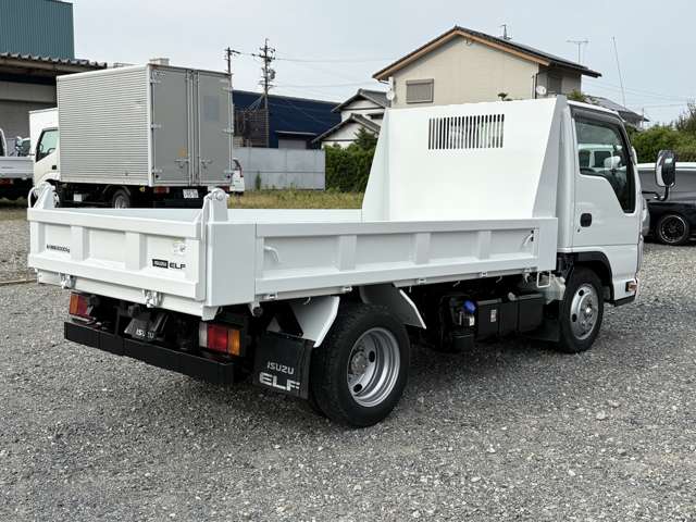 Isuzu Elf 9