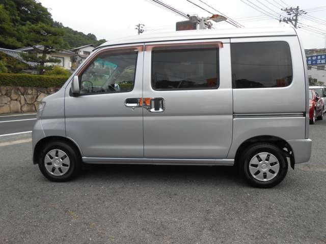 Daihatsu Hijet Cargo 3