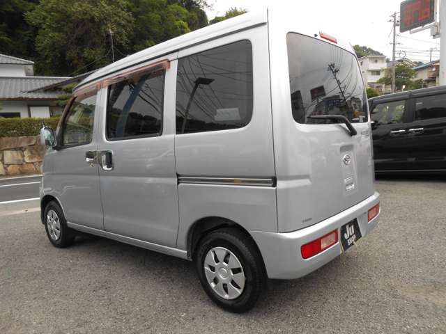 Daihatsu Hijet Cargo 4