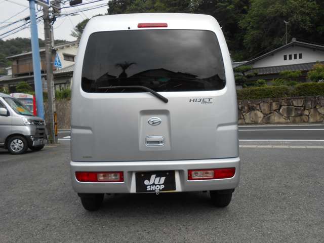 Daihatsu Hijet Cargo 5