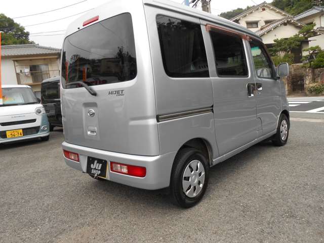 Daihatsu Hijet Cargo 6