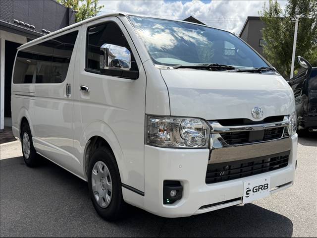 Toyota Hiace Van 11