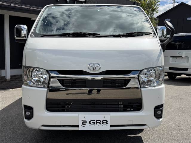 Toyota Hiace Van 2