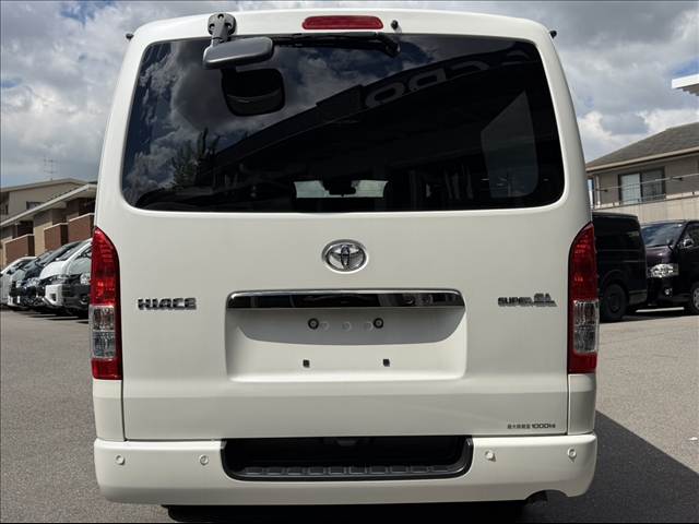 Toyota Hiace Van 3