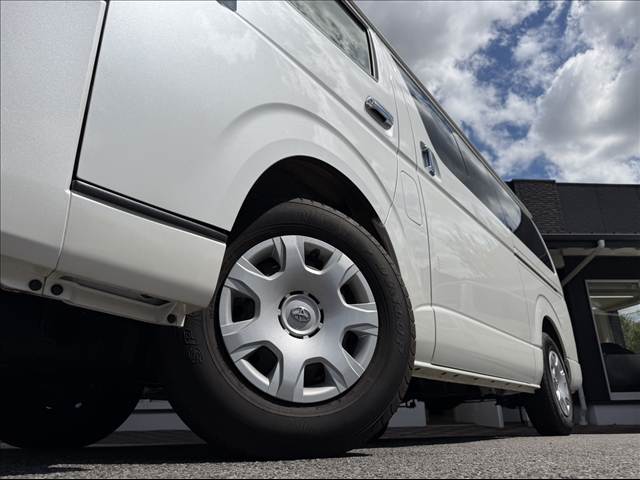 Toyota Hiace Van 10