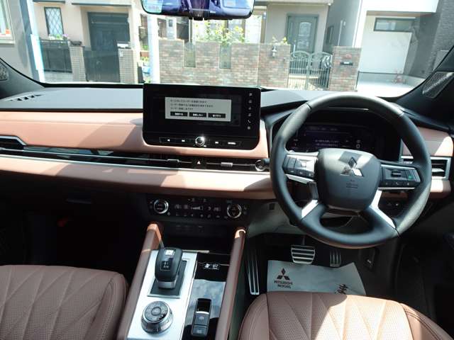 Mitsubishi Outlander 4