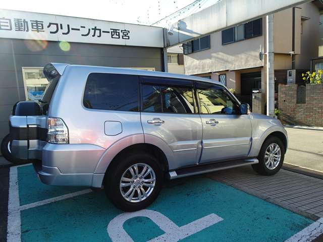 Mitsubishi Pajero 11