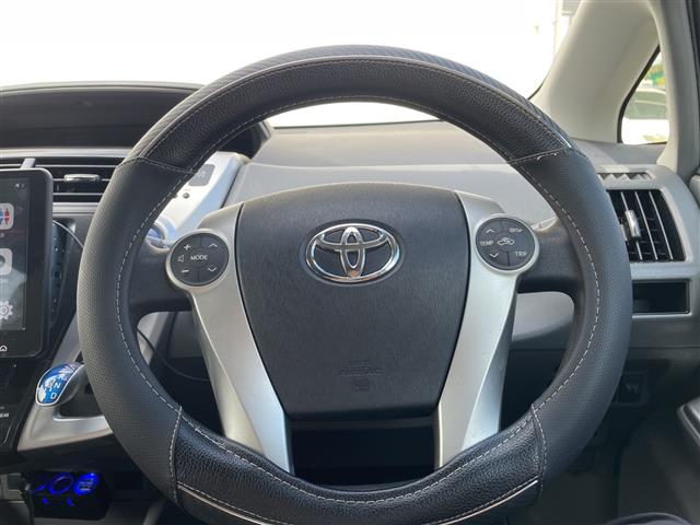 Toyota Prius α 5