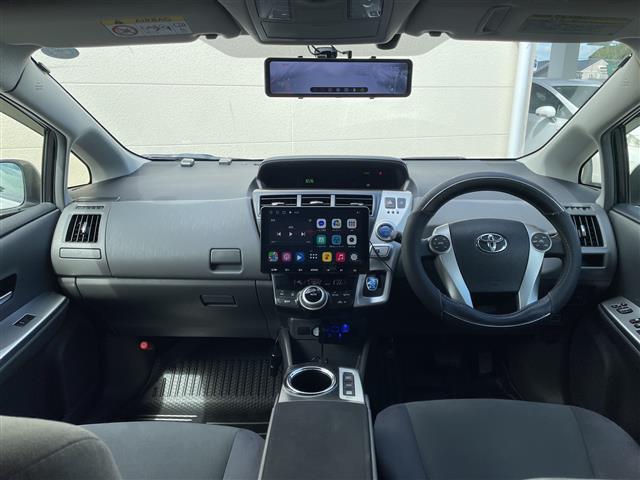 Toyota Prius α 6