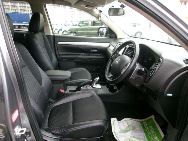 Mitsubishi Outlander PHEV 12