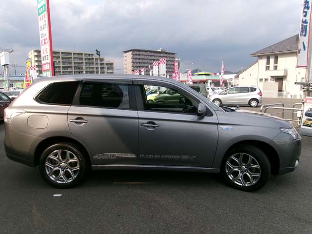 Mitsubishi Outlander PHEV 4