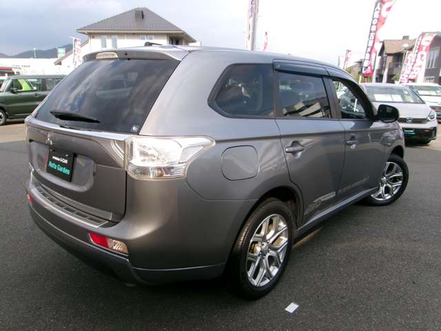 Mitsubishi Outlander PHEV 5