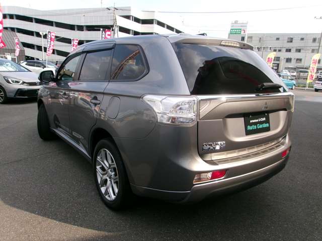 Mitsubishi Outlander PHEV 7