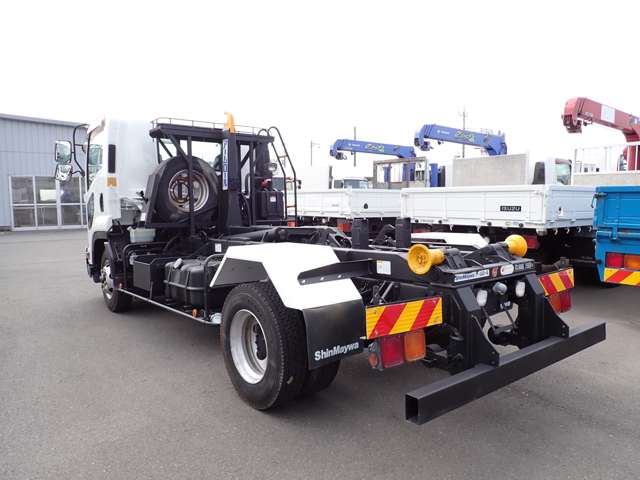 Isuzu Forward 9