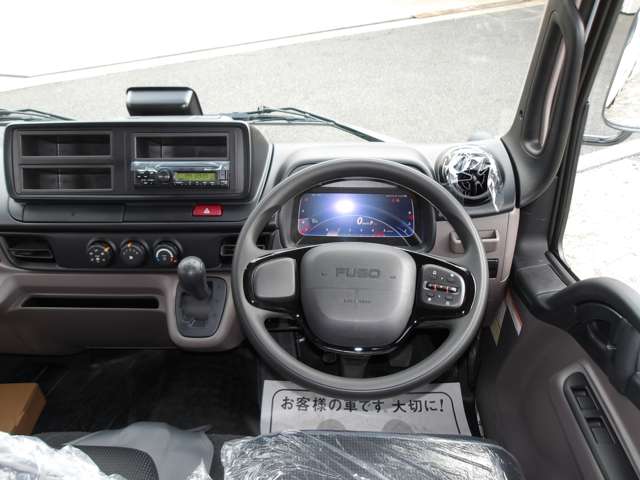 Mitsubishi Fuso Canter 4