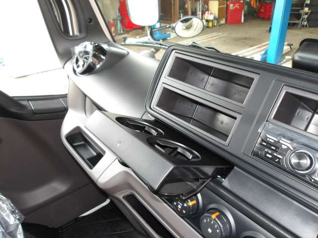 Mitsubishi Fuso Canter 7