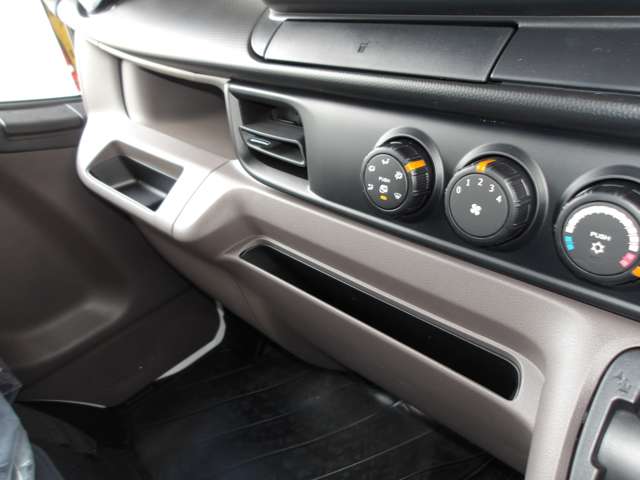 Mitsubishi Fuso Canter 8