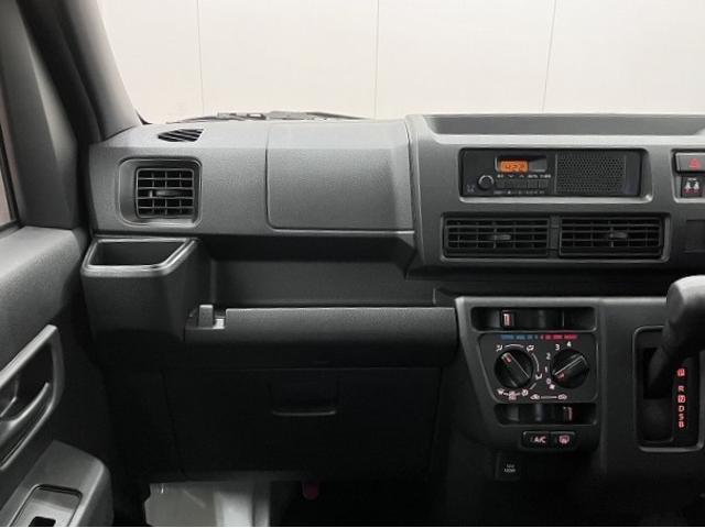 Daihatsu Hijet Cargo 12