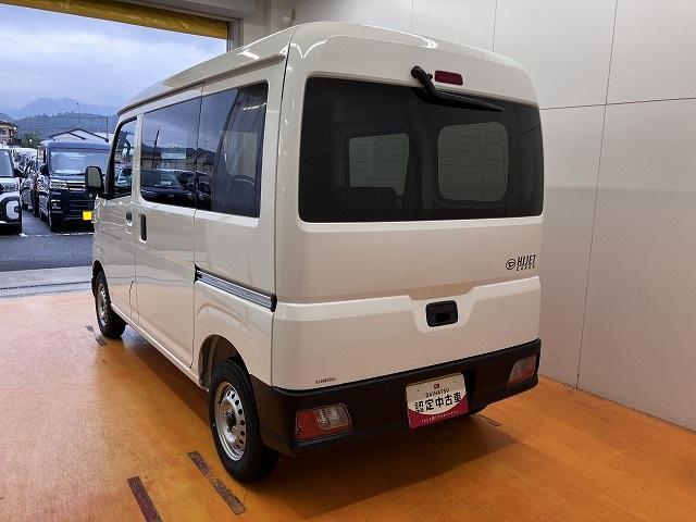 Daihatsu Hijet Cargo 6