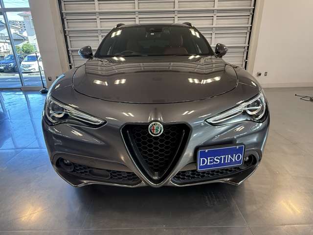 Alfa Romeo Stelvio 4