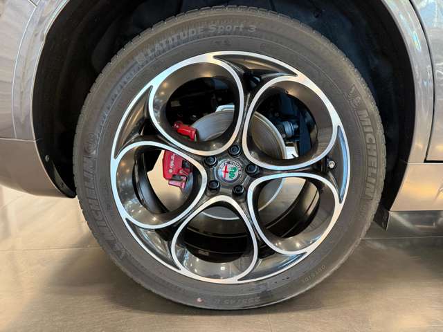 Alfa Romeo Stelvio 9
