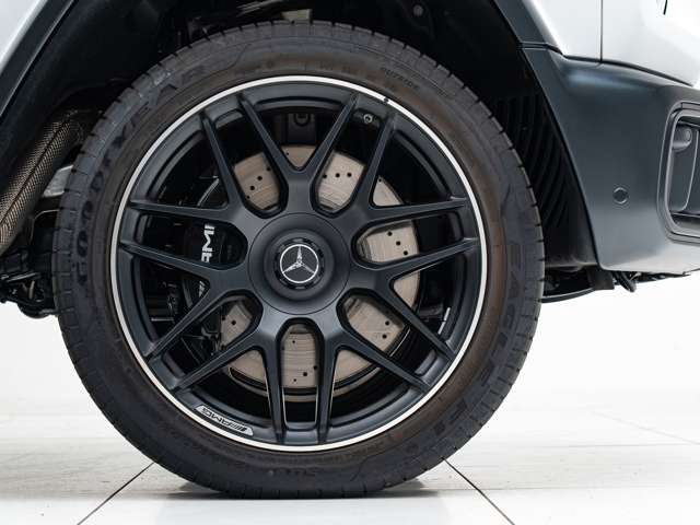 Mercedes-Benz G-Class 8